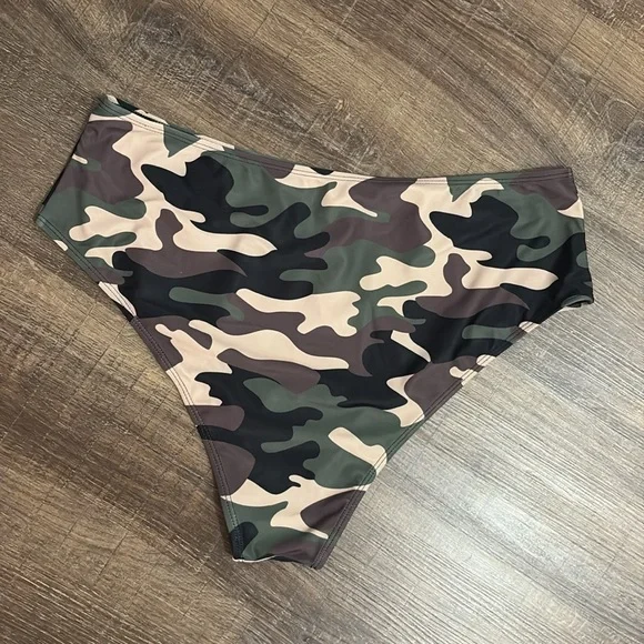 Camo Swim Bottom - 2XL - Picture 3 of 6
